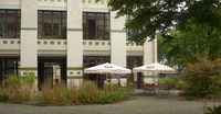 Terasse-Cafe-Milchschaum-Duesseldorf-Bilk